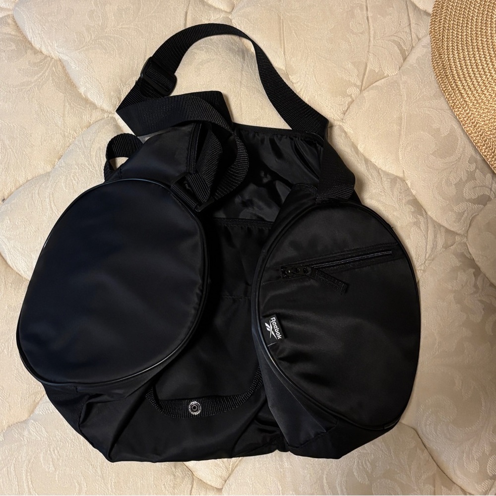 Reebok Black and Gold Gym Bag - Picture 6 of 6